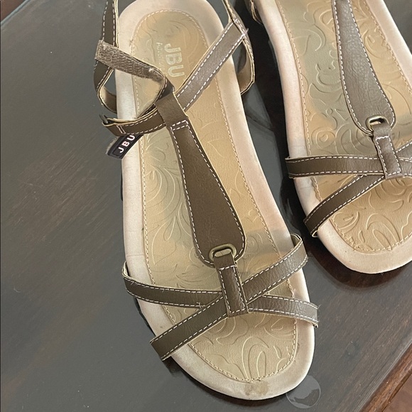 JBU Women's Brown T-Strap Casual Comfort Sandals - Picture 5 of 8